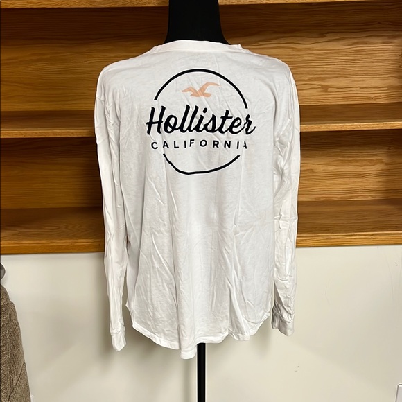 🍀5/$20 Hollister White Long Sleeve Shirt - Picture 5 of 5